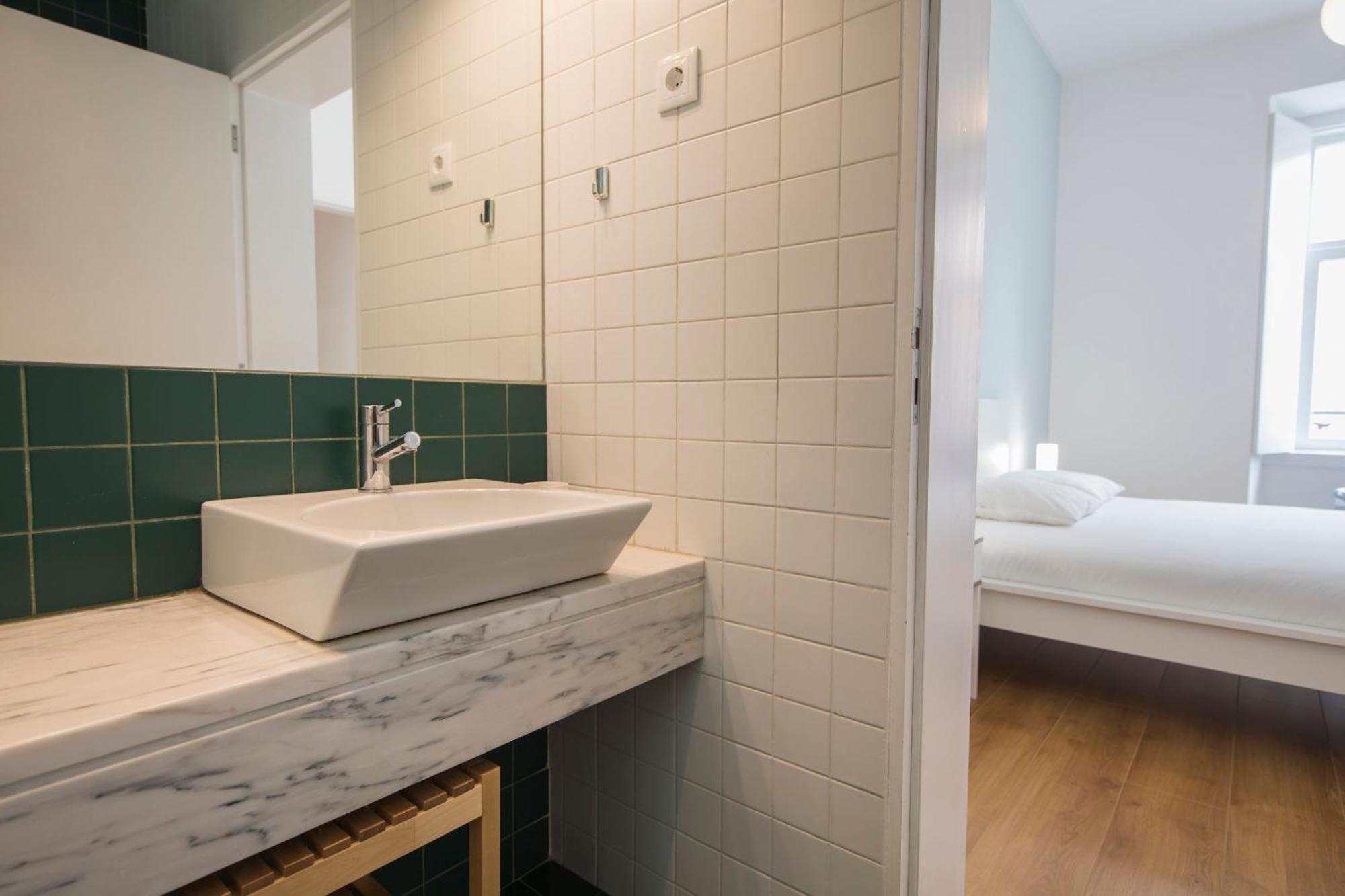 Sunny 3Bdr Apartment In Graca By Lovelystay Lisboa Eksteriør bilde