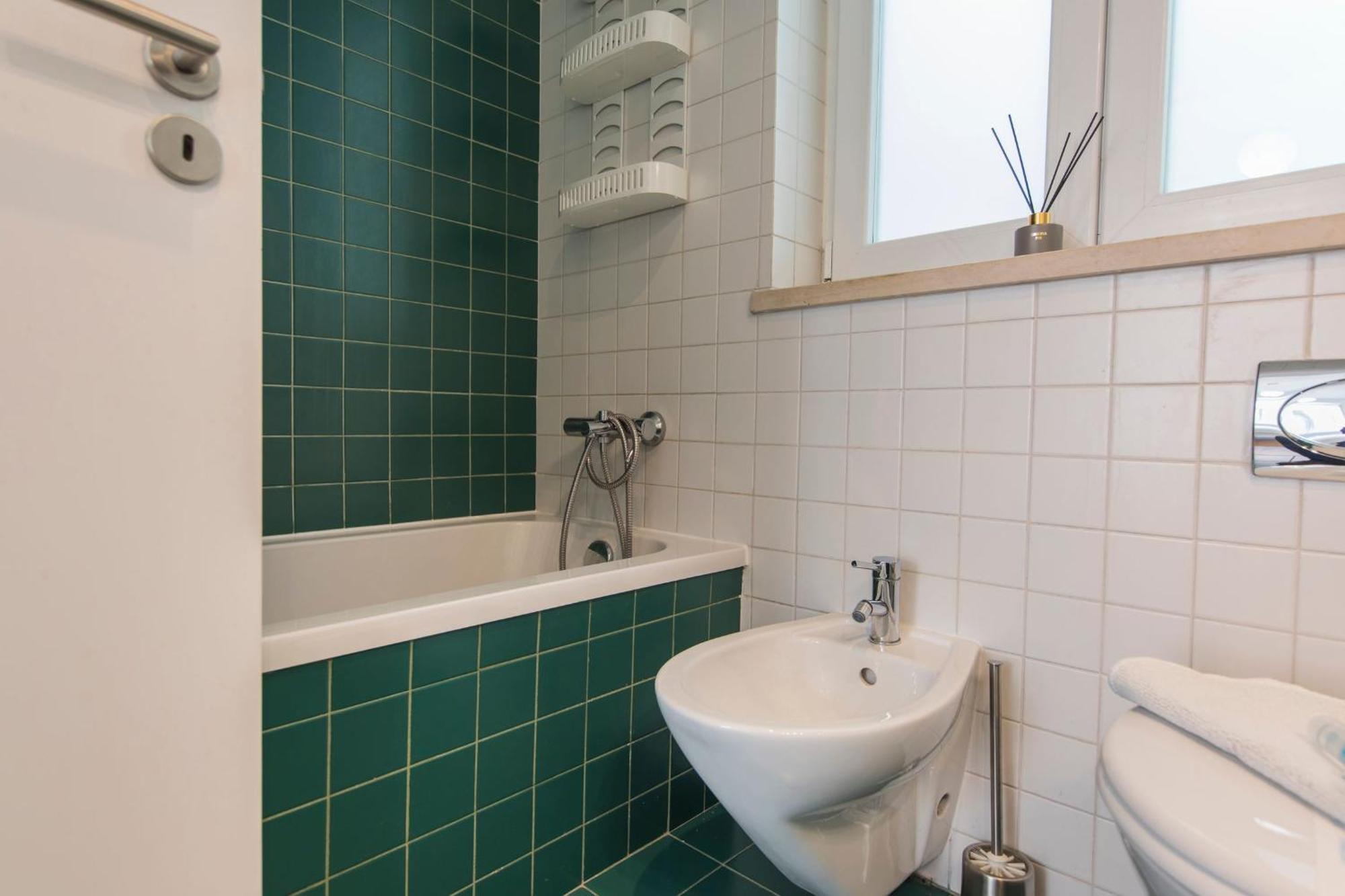 Sunny 3Bdr Apartment In Graca By Lovelystay Lisboa Eksteriør bilde