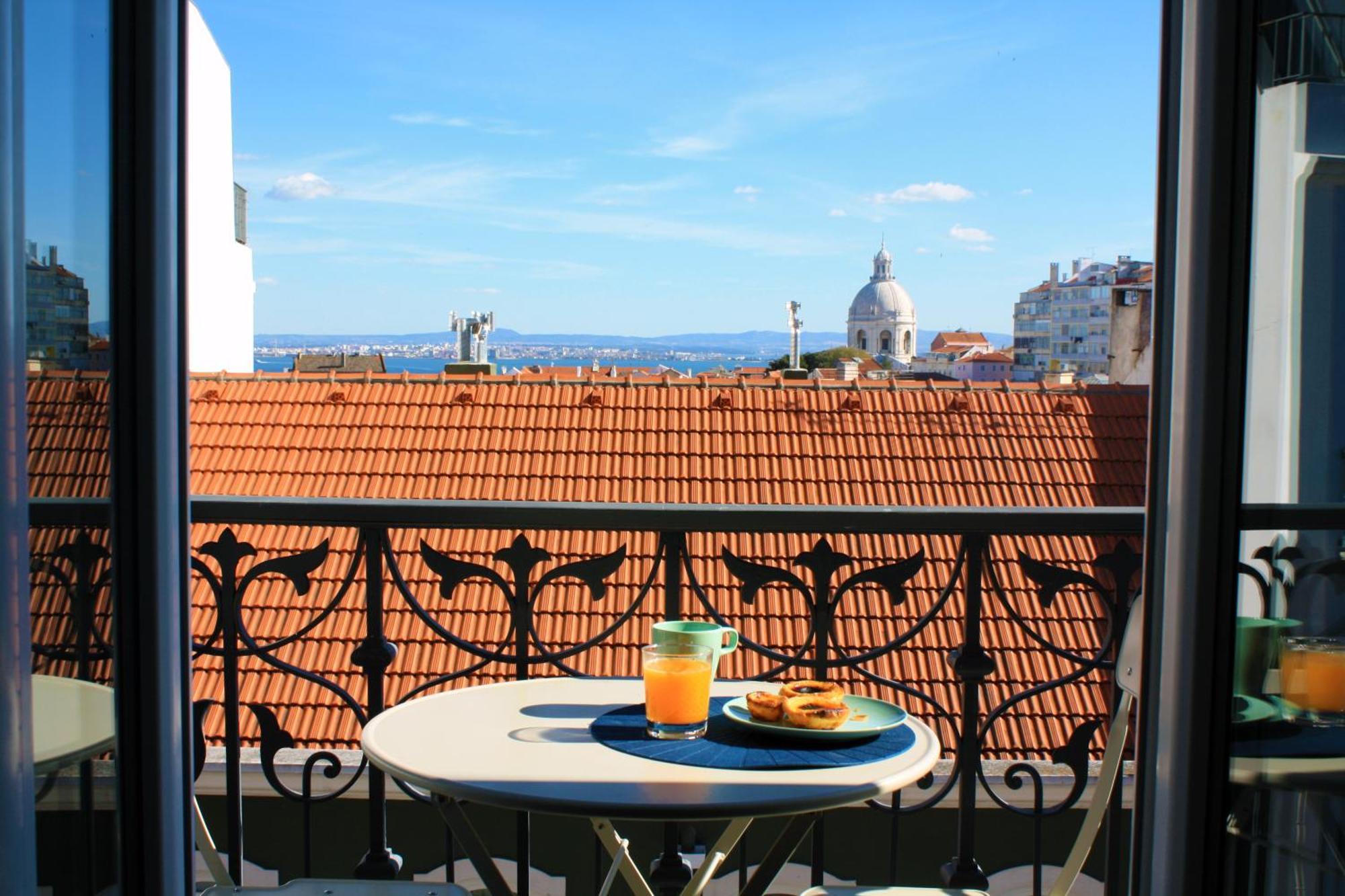 Sunny 3Bdr Apartment In Graca By Lovelystay Lisboa Eksteriør bilde